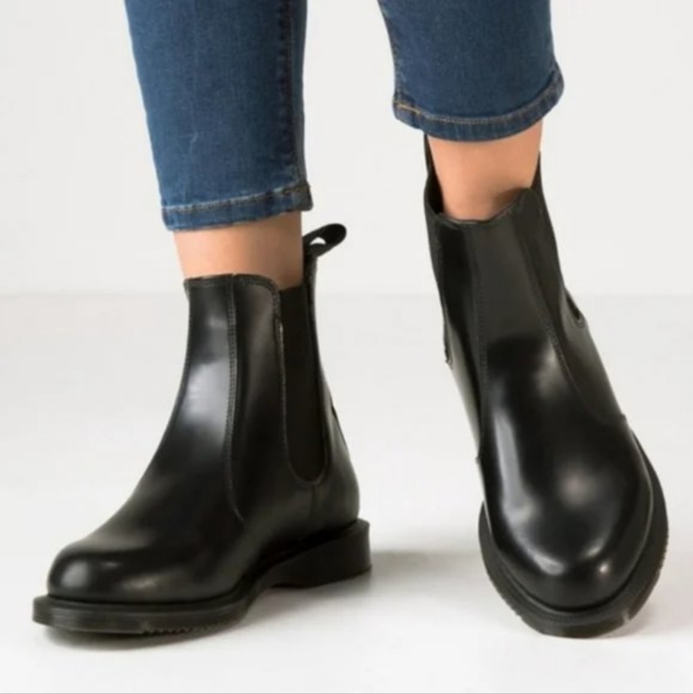 Dr. Martens Flora Chelsea, like new!